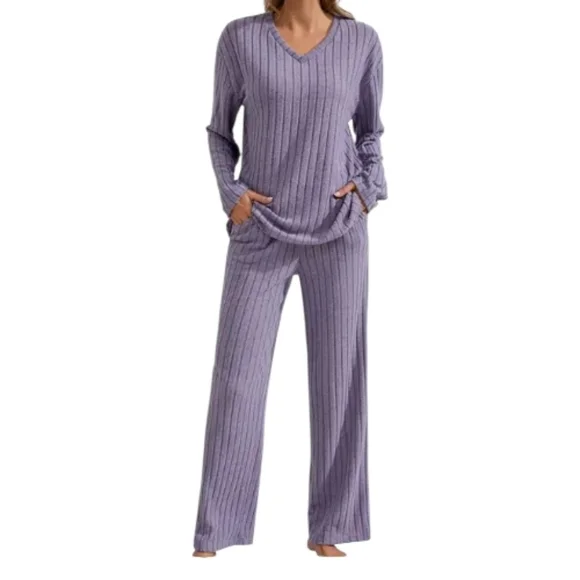 Women's Lavender Ribbed Lounge Set - Picture 3 of 6